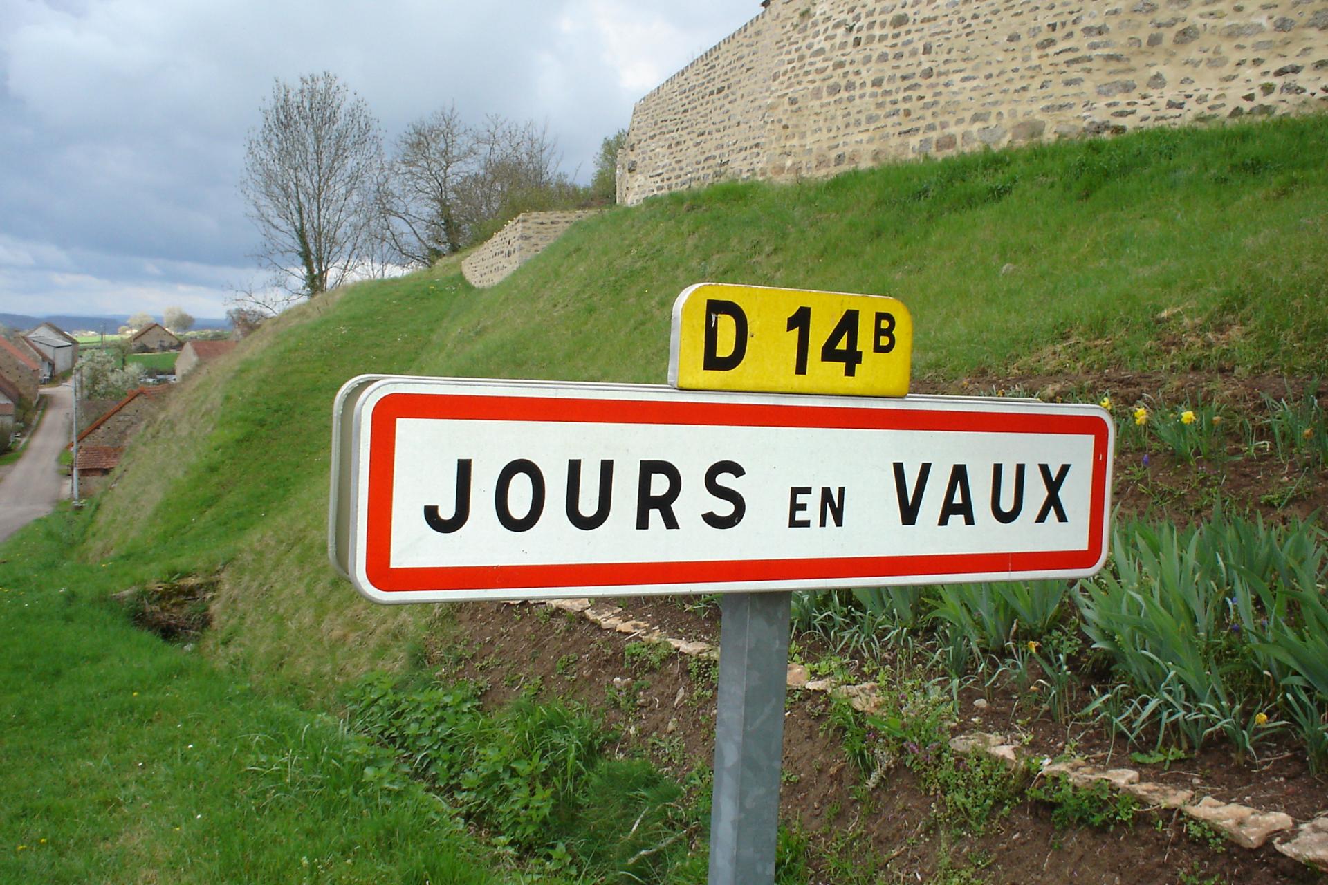 Le Bourg de Jours en Vaux